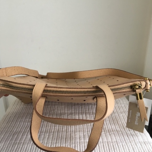 Madewell Mini Transport Perforated Leather Purse - Picture 4 of 8